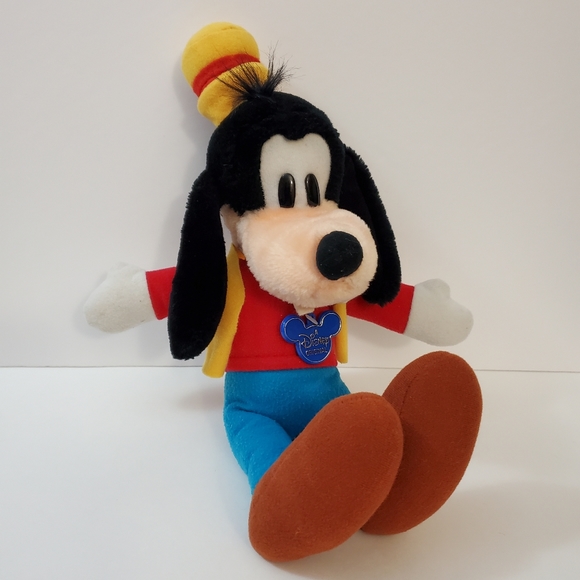 Vintage Disneyland Disney Parks Goofy plush - Picture 1 of 5